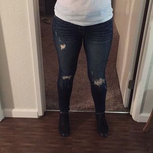 Judy Blue Skinny Fit Distressed Skinny Jeans